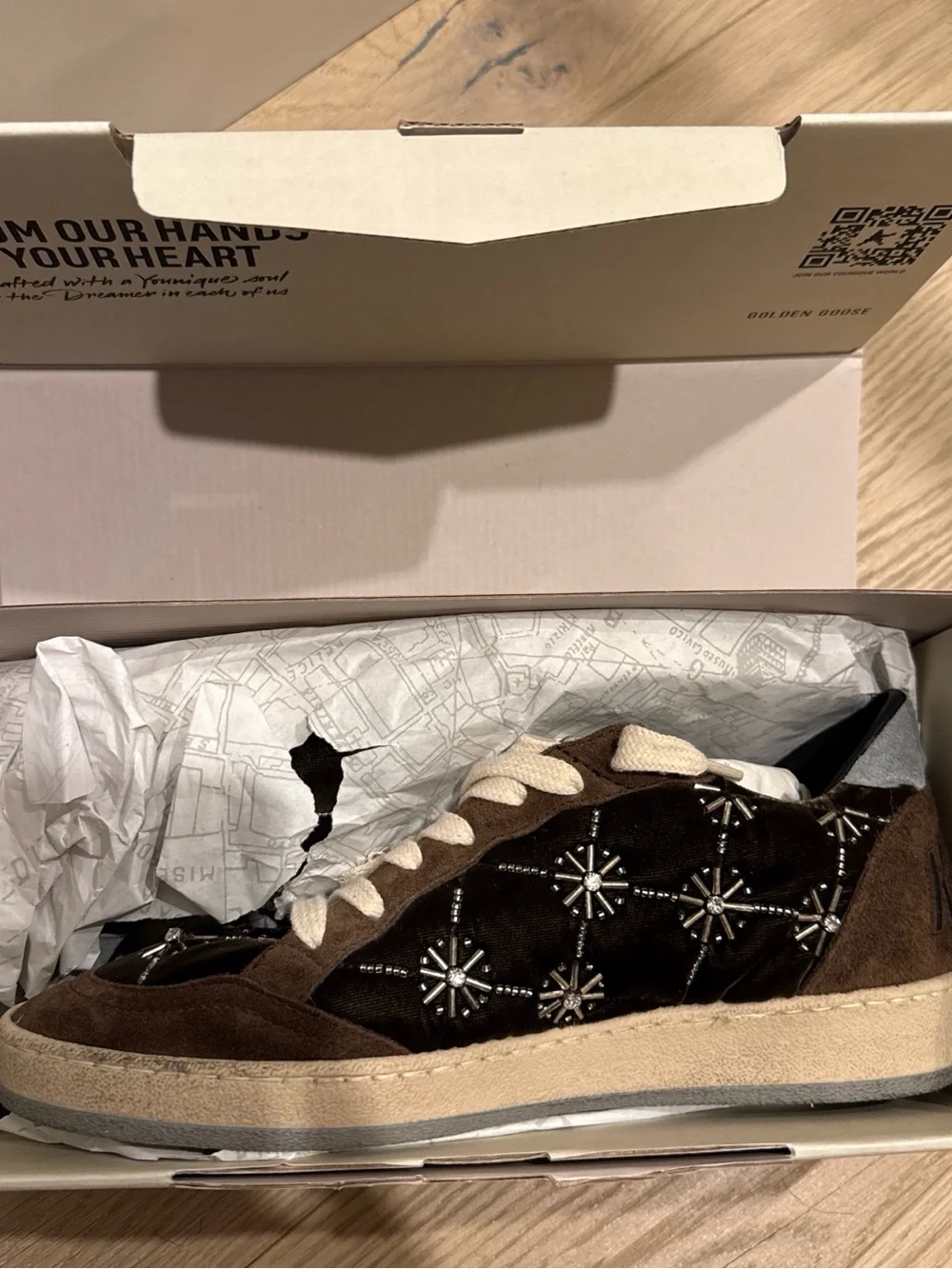 Golden Goose Women's Brown Suede & Black Patent Star-Embellished Sneakers - Picture 5 of 7